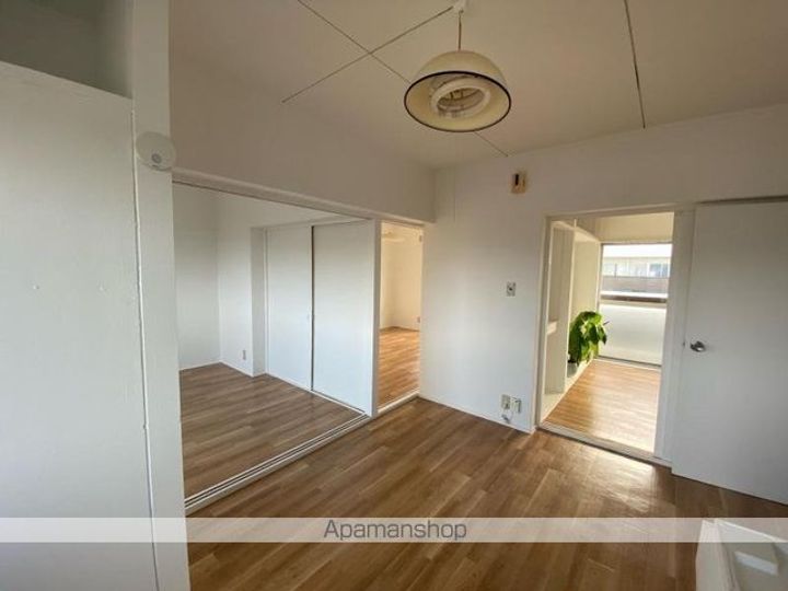 香川県高松市元山町の賃貸マンションの内装