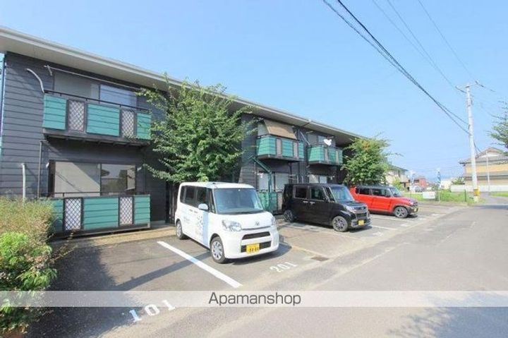 香川県高松市小村町の賃貸アパートの外観