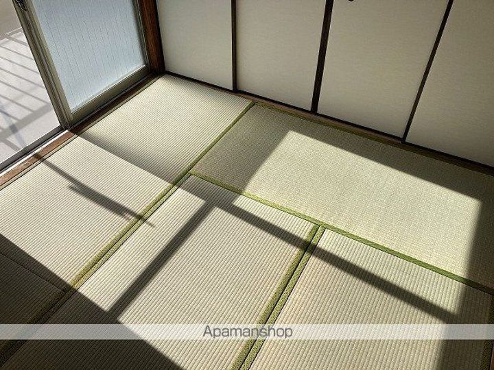 東京都立川市富士見町1丁目の賃貸マンションの居間