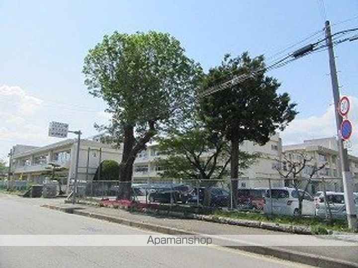 テアトルAの周辺