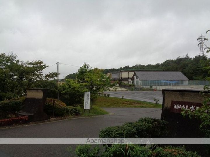 ファミール森橋の周辺