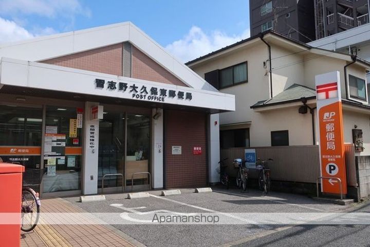 セザール大久保の周辺