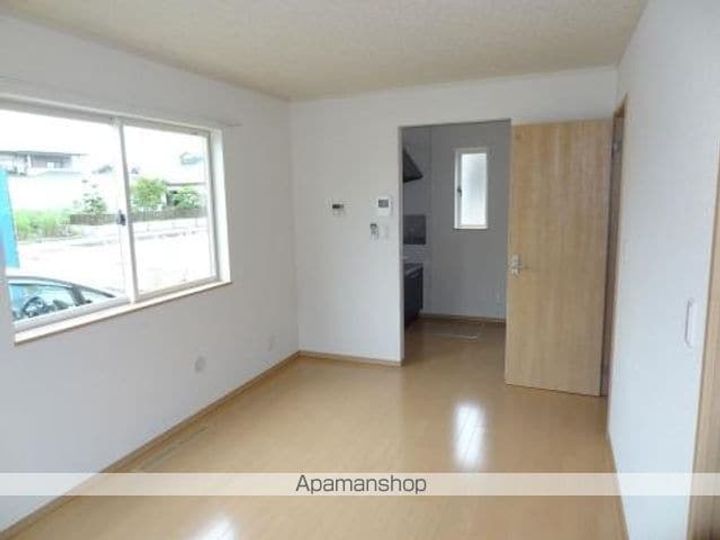 メゾンSKⅡ101の居間