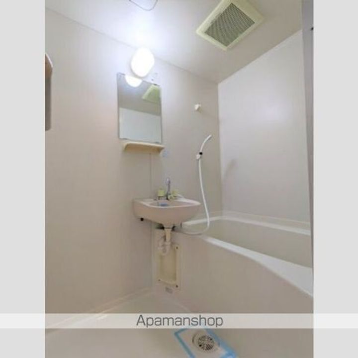 東京都三鷹市新川3丁目の賃貸マンションの内装