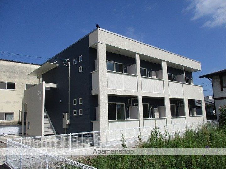 愛媛県新居浜市徳常町の賃貸アパート202の外観