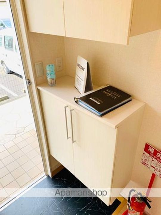 千葉県千葉市稲毛区萩台町の賃貸アパートの玄関