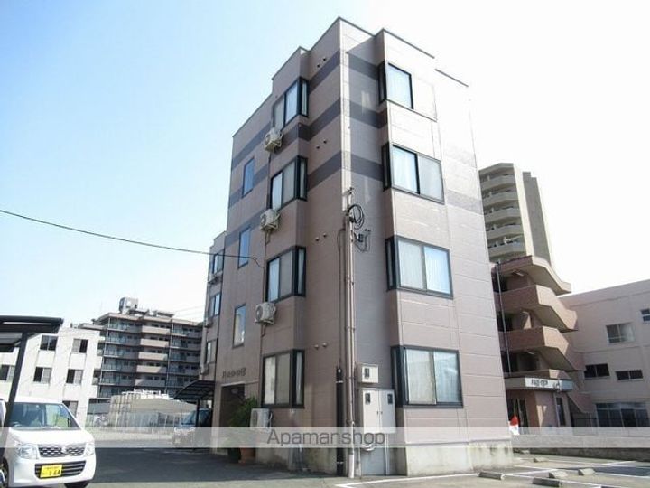 ドミール・クレセントBの外観
