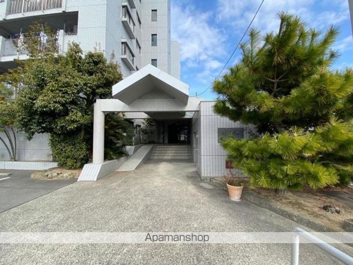 香川県高松市太田上町の賃貸マンションの外観