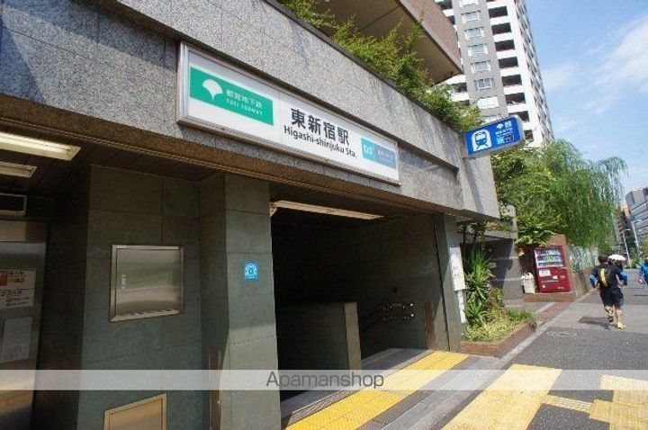 コンフォリア新宿イーストサイドタワーの周辺