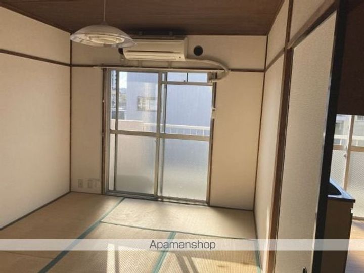 五在衛門マンション201の居間