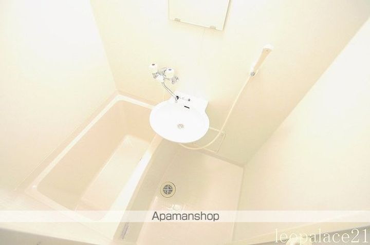 レオパレス御幸暖荘101の風呂