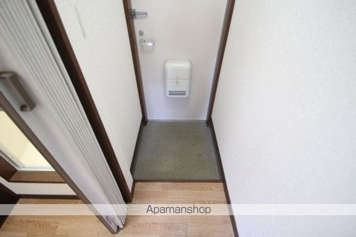 メゾネットハウス105の玄関