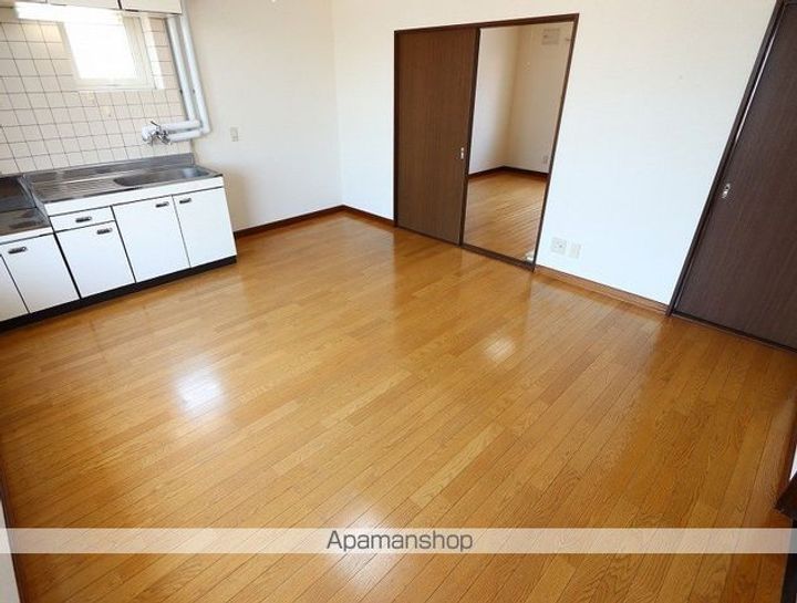 ロイヤルハイム青雲A201の居間