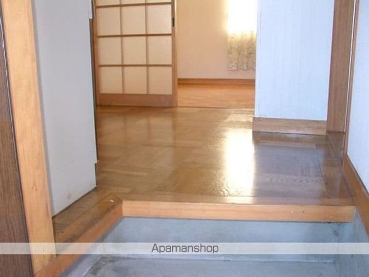 ヒルズキクヨ102の玄関