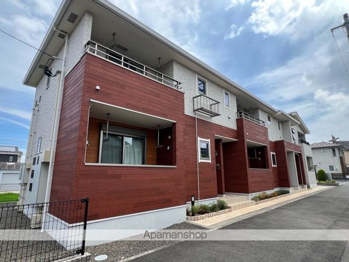 愛媛県新居浜市庄内町6丁目の賃貸アパートの外観