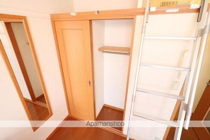 レオパレスブルーレイク103の居間