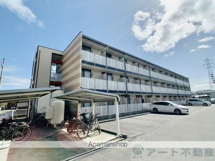 レオパレスグランドカメリアⅥ107の外観