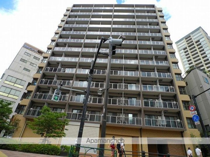 東京都千代田区飯田橋2丁目の賃貸マンションの外観