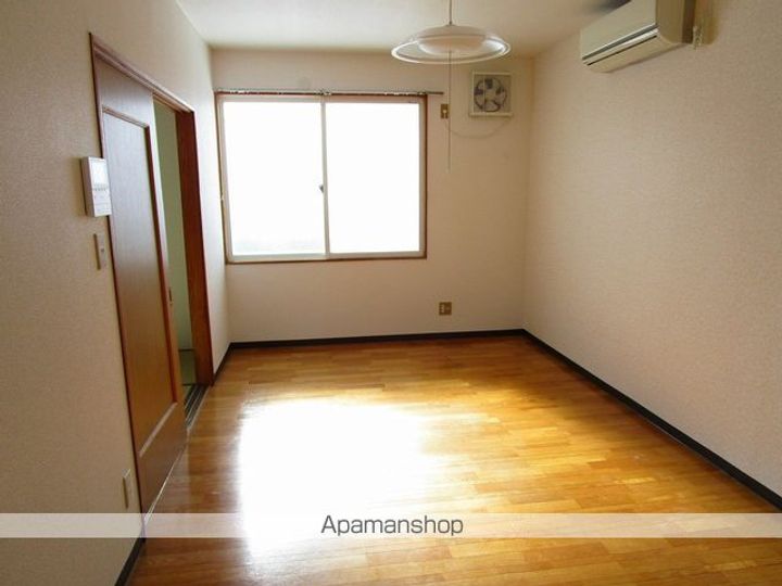 藤ハイツエクセル206の居間