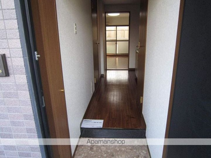 アルカンシェル21301の玄関