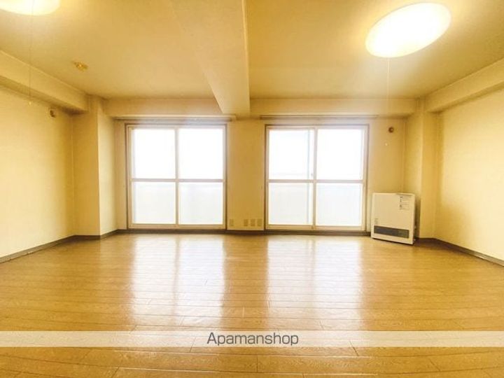 コートハウス的場702の内装