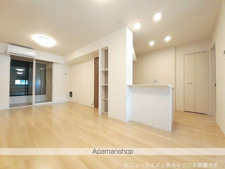 グランデルート Cの居間