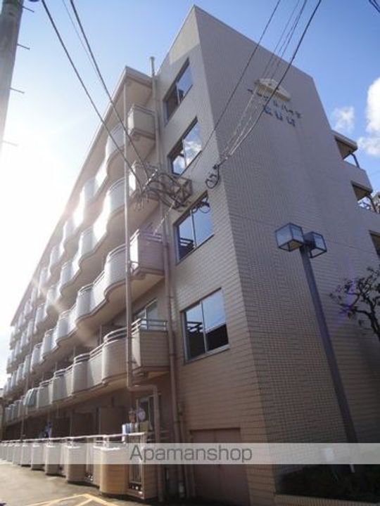 イーグルハイツ萩野町の外観