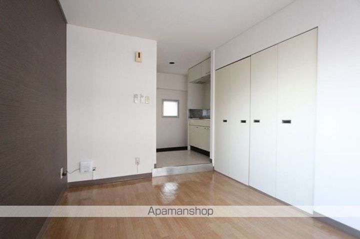 香川県高松市昭和町1丁目の賃貸マンションの居間