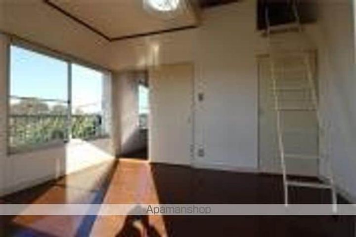 レジデンス国末の居間