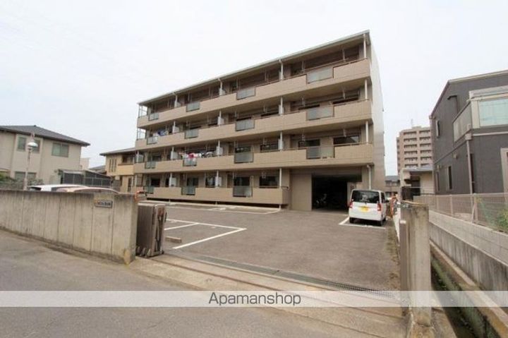 香川県高松市東山崎町の賃貸マンションの外観