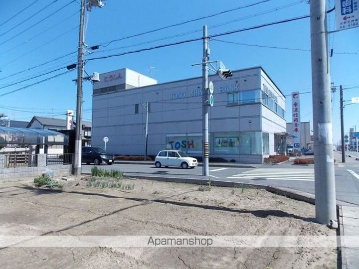 コモドフィオーレの周辺