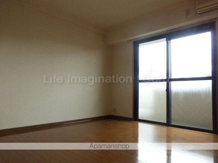 メゾンパル103の居間