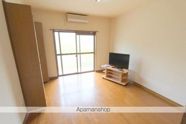 香川県さぬき市志度の賃貸アパートの居間