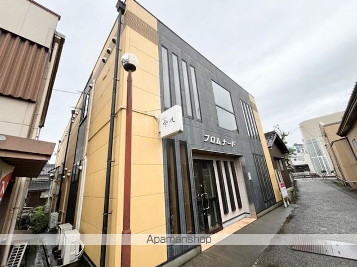 プロムナードの外観