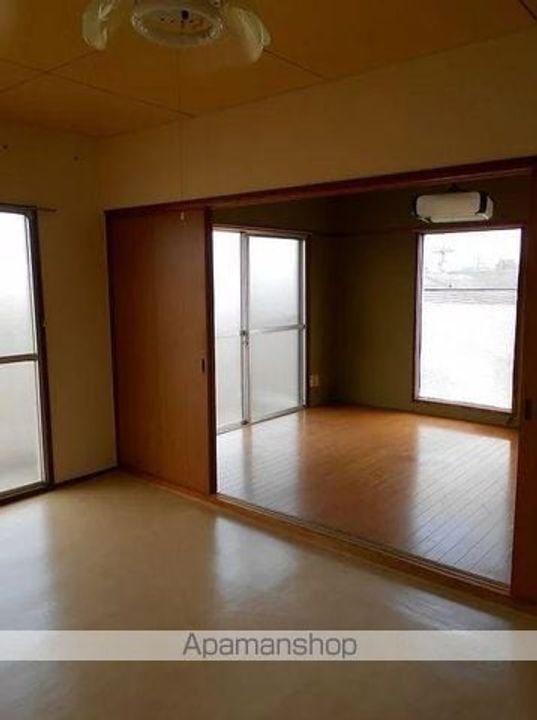 香川県高松市木太町の賃貸マンションの居間