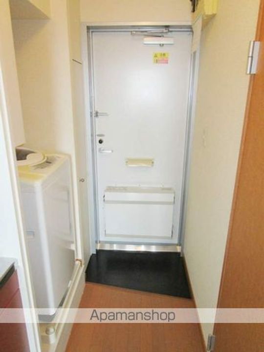 レオパレス甲斐住吉の玄関