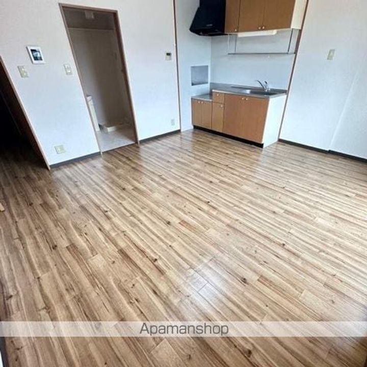 滋賀県東近江市大森町の賃貸アパートの居間