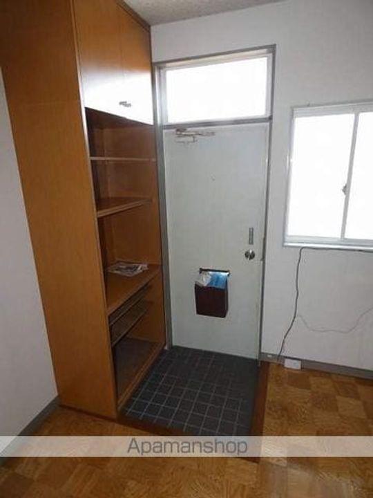 マンション京の玄関