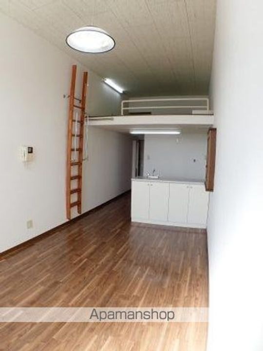 アパートメント・エコルセA203の居間