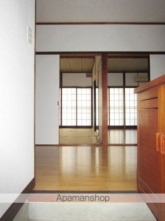 メゾン柳原の玄関