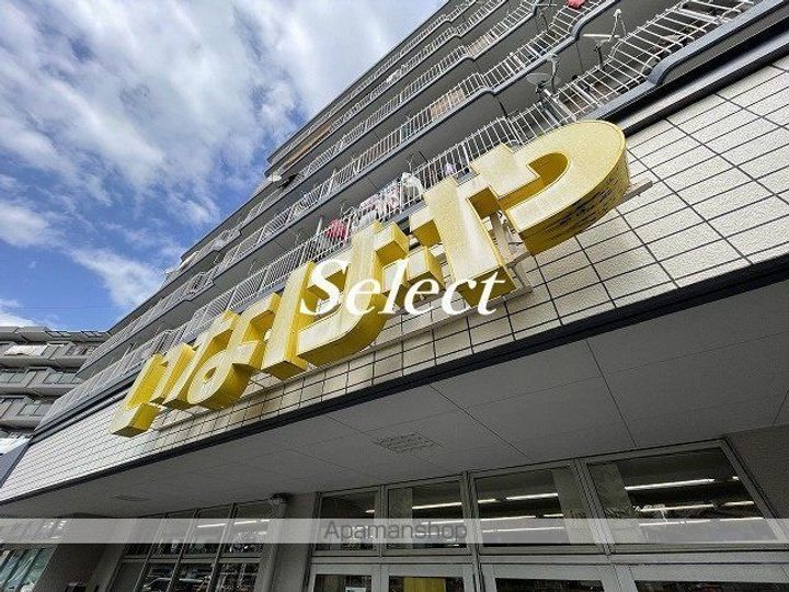 LAPORTEの周辺