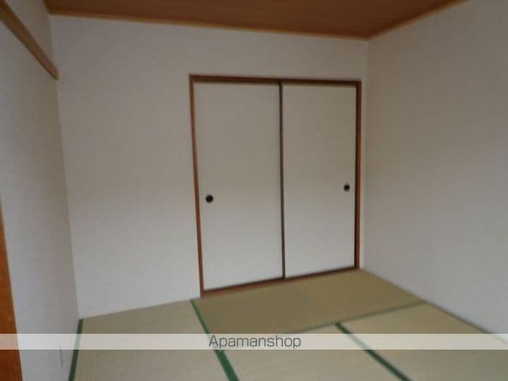 リッツガーデン島立A202の内装