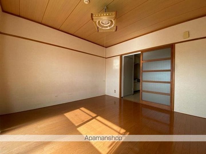 香川県木田郡三木町大字池戸の賃貸マンションの内装