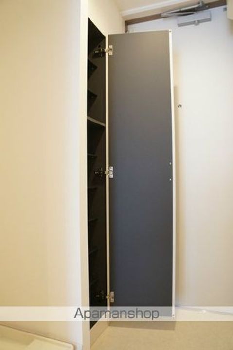 リブリ・リッツハウス藤崎の玄関