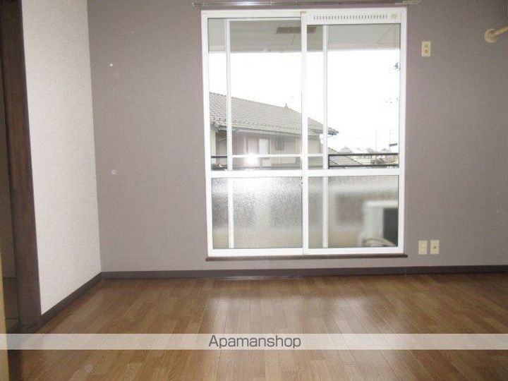 グリーンシルフA棟102の居間