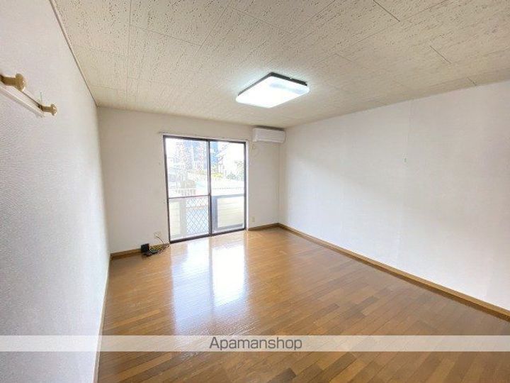 八木山トマト舘106の内装