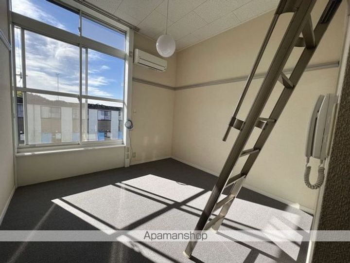 ソレーユ205の居間