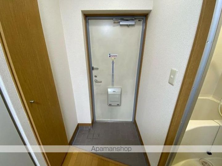 香川県高松市一宮町の賃貸マンションの玄関