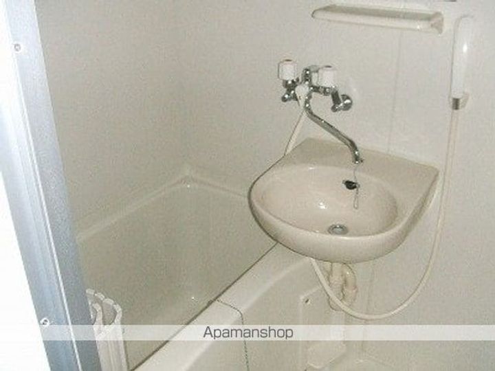 レオパレスマルブル A208の風呂