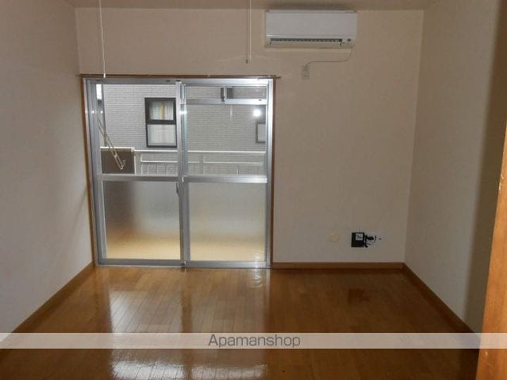 メラベルデS107の居間